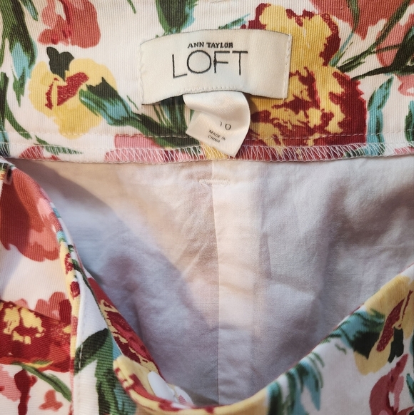 Ann Taylor LOFT rose print mini skirt size 10 - Picture 9 of 9